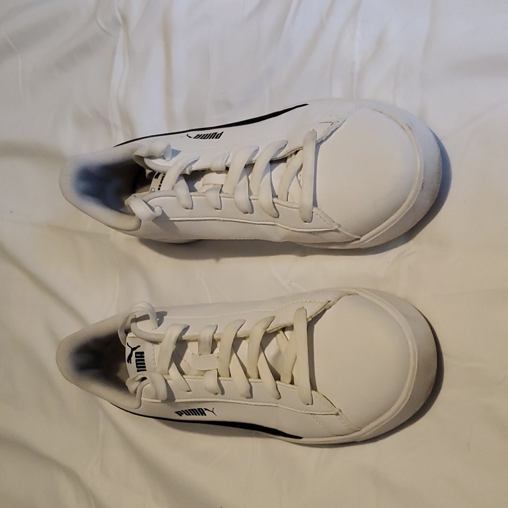 Womens white leather Puma sneakers size 8.5